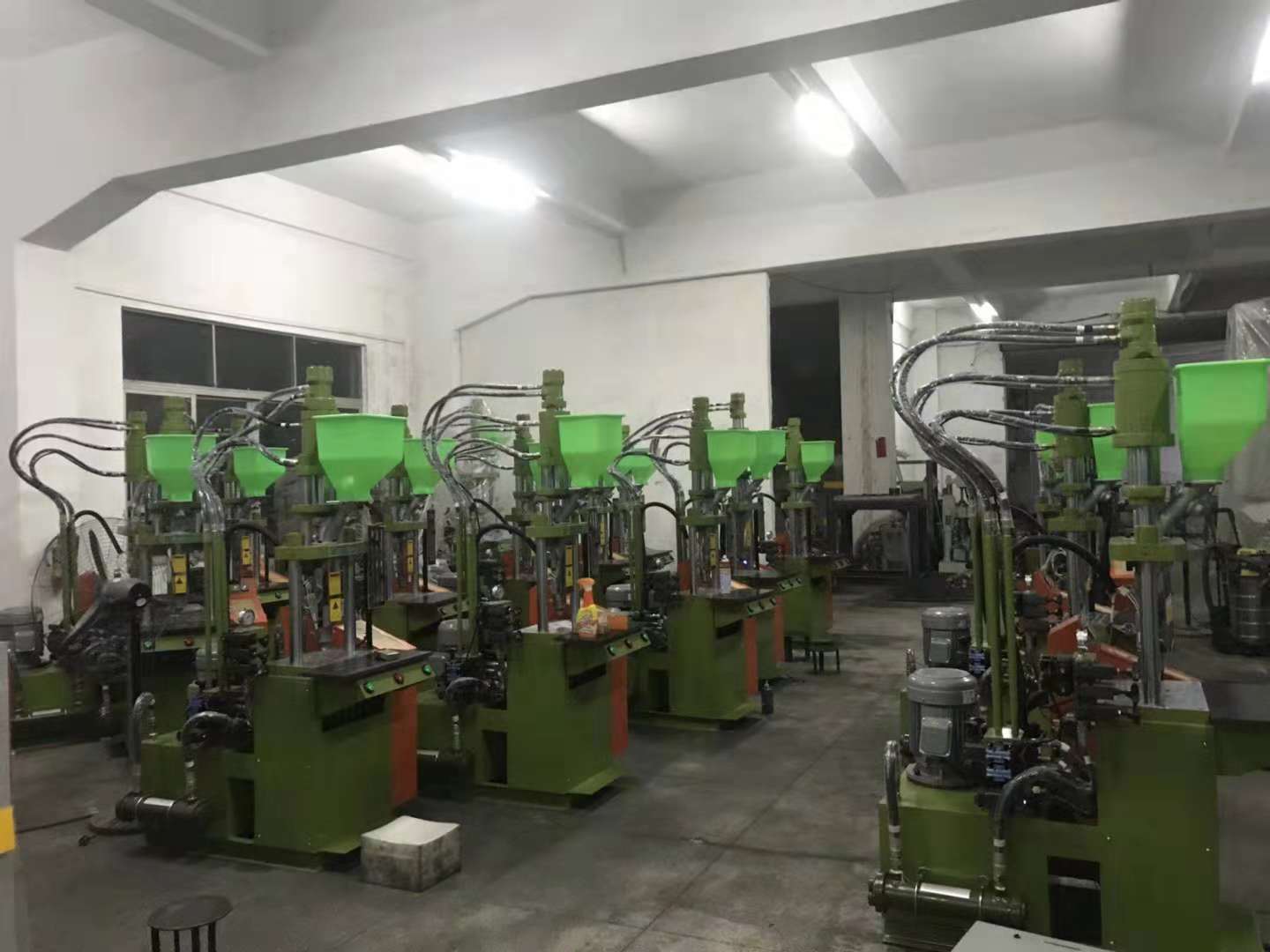 注塑機(jī)螺桿斷裂的常見原因有哪些？